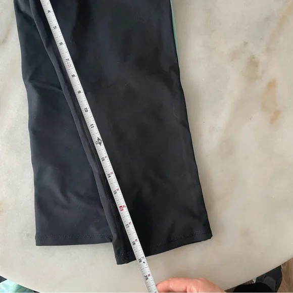 Fabletics women’s leggings size L - Picture 4 of 4